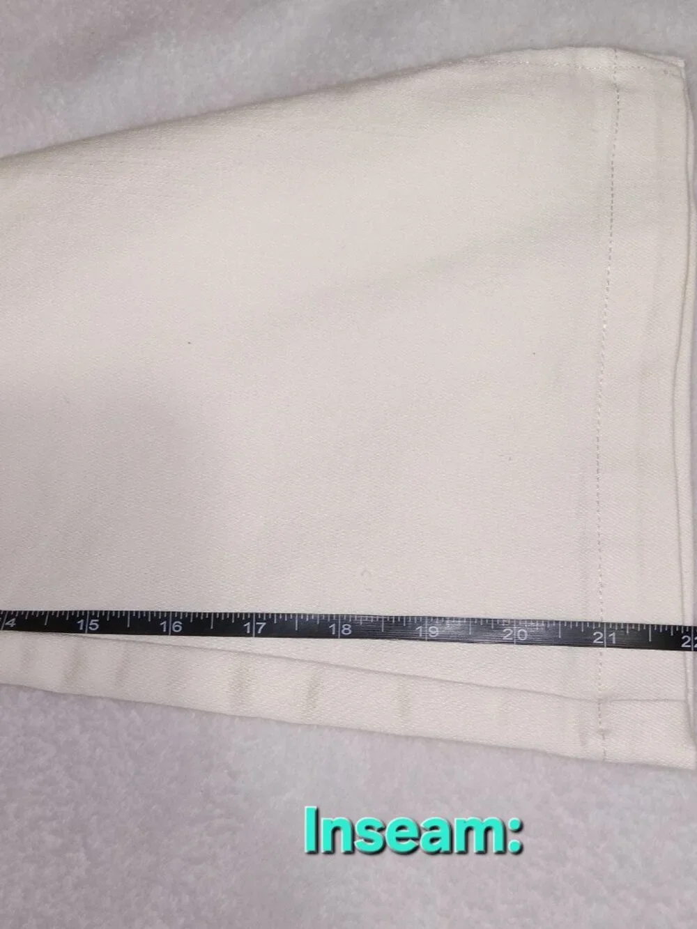 AnyBody Women’s Cropped Pants Size 10P Ivory Pull-On Wide Leg Crop Casual